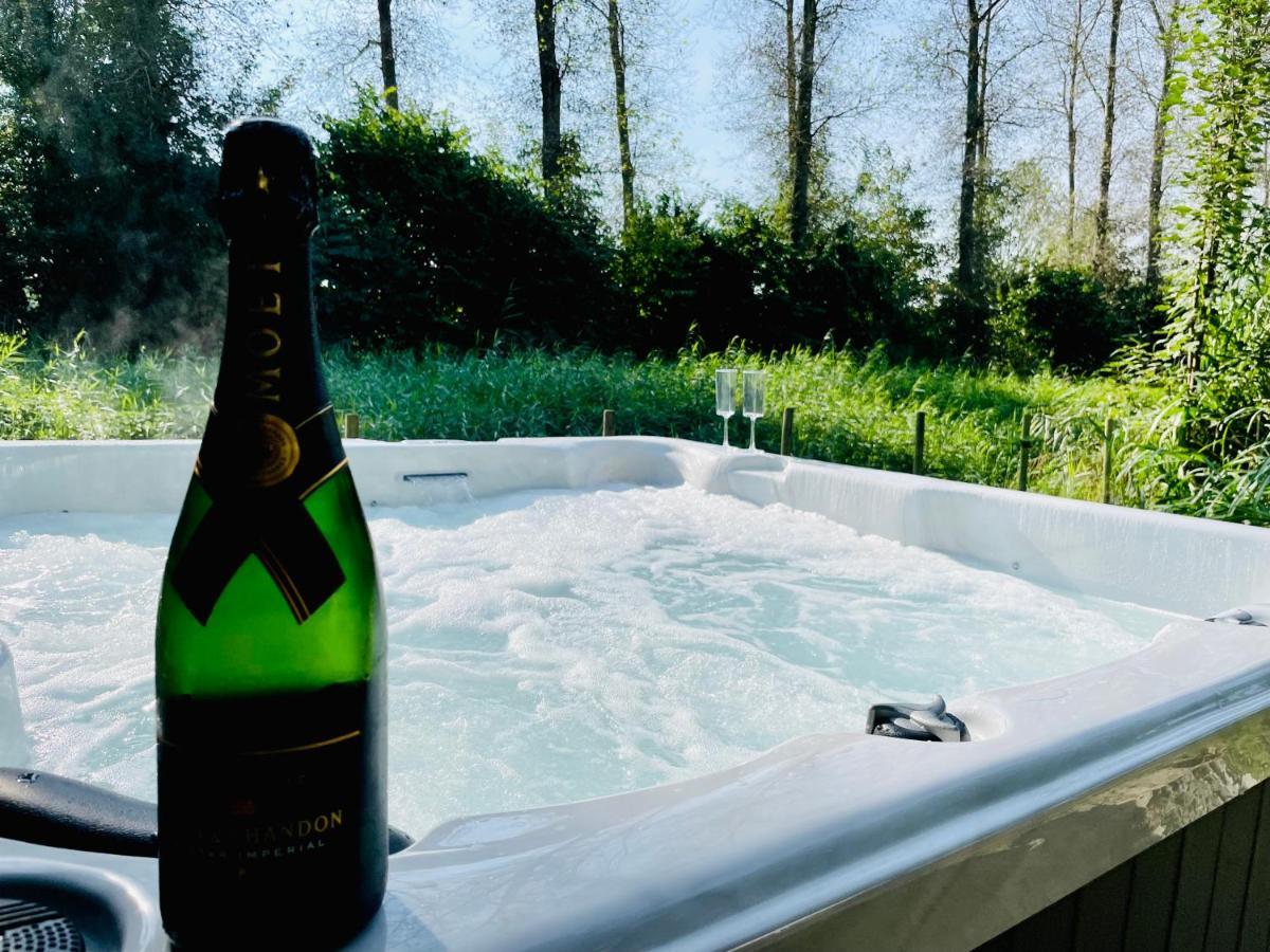 Villa Calma Rust Ruimte Luxe Inclusief Private Jacuzzi ゼーウォルデ エクステリア 写真